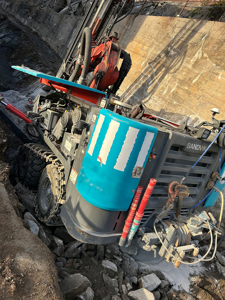 Sandvik Commando DC300Ri - Drilling machine: picture 1 Sandvik Commando DC300Ri - Drilling machine: picture 1