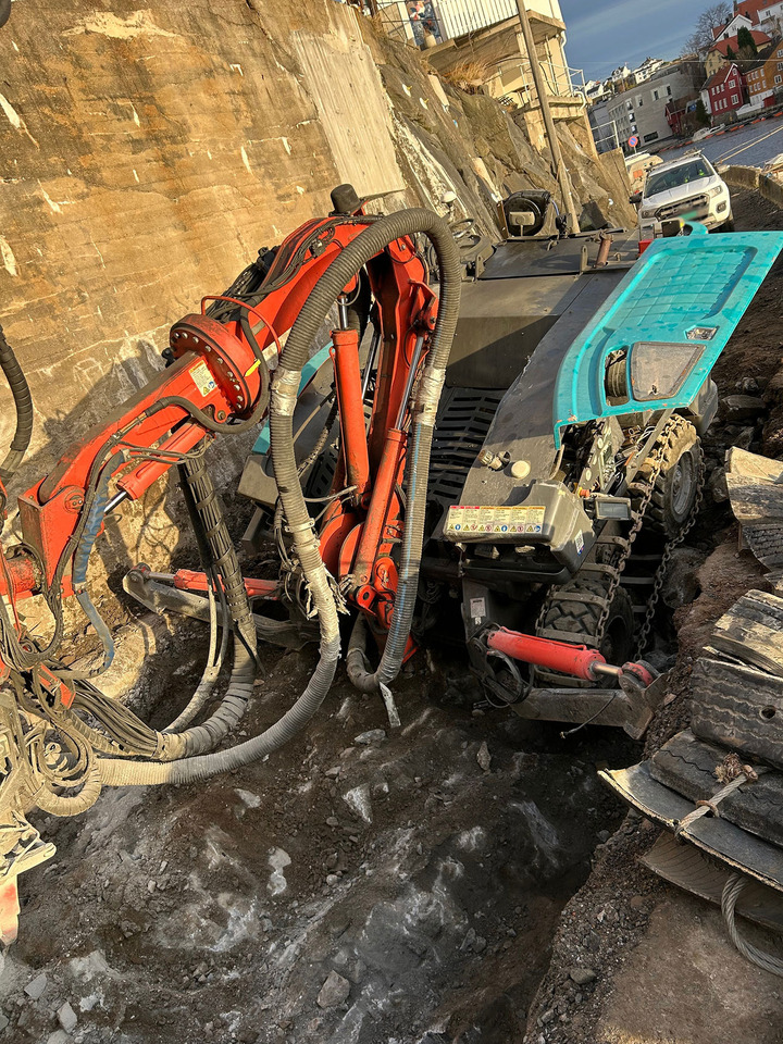 Sandvik Commando DC300Ri - Drilling machine: picture 4 Sandvik Commando DC300Ri - Drilling machine: picture 4