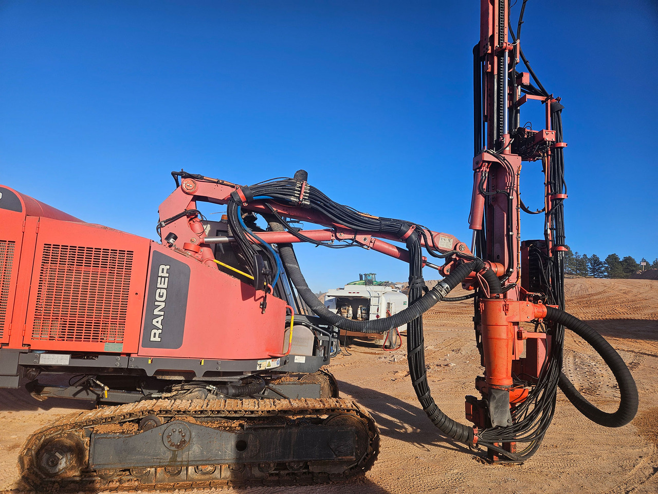 Sandvik DX800 - Drilling machine: picture 5 Sandvik DX800 - Drilling machine: picture 5