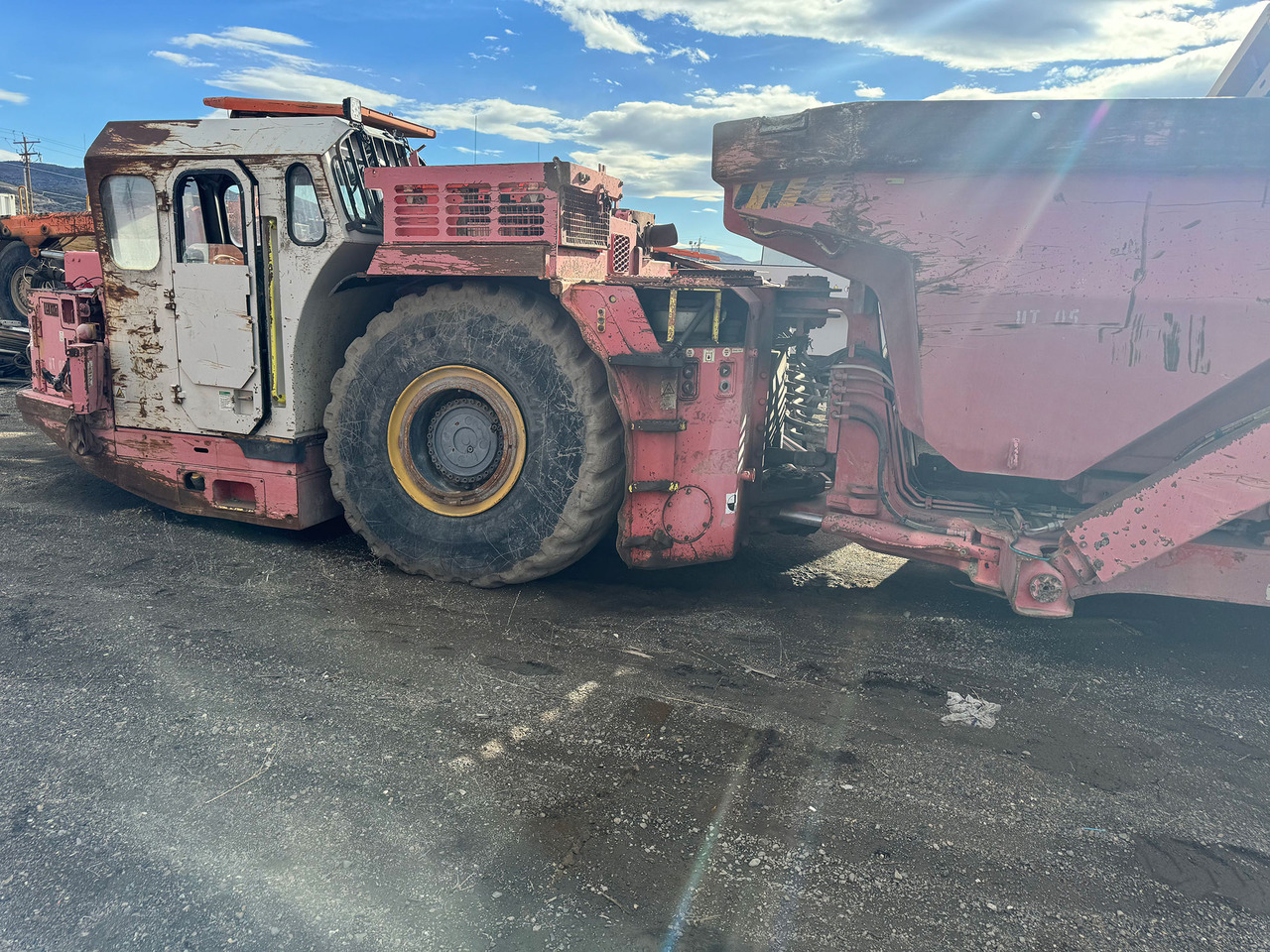 Sandvik TH430 - Mining machinery: picture 1 Sandvik TH430 - Mining machinery: picture 1