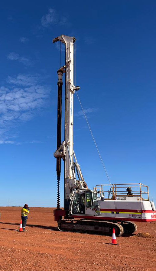 Soilmec SR-30 - Pile driver: picture 1 Soilmec SR-30 - Pile driver: picture 1