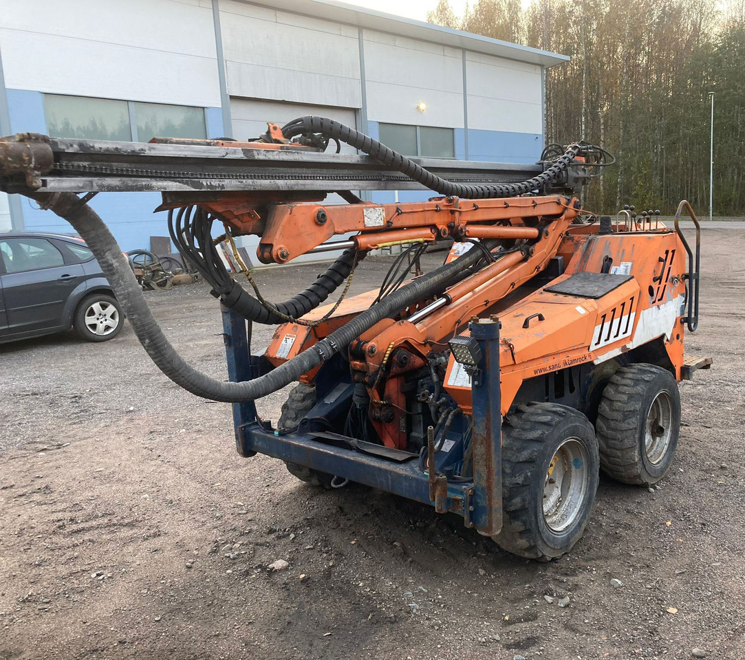 Tamrock Commando 120R - Drilling machine: picture 2 Tamrock Commando 120R - Drilling machine: picture 2