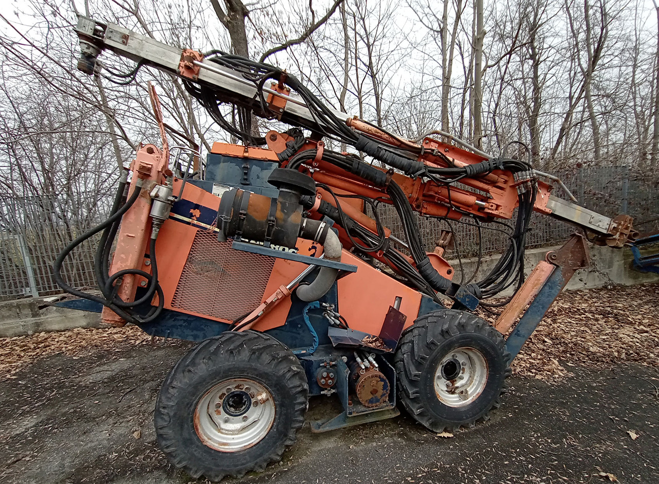 Tamrock Commando 300 - Drilling machine: picture 3 Tamrock Commando 300 - Drilling machine: picture 3