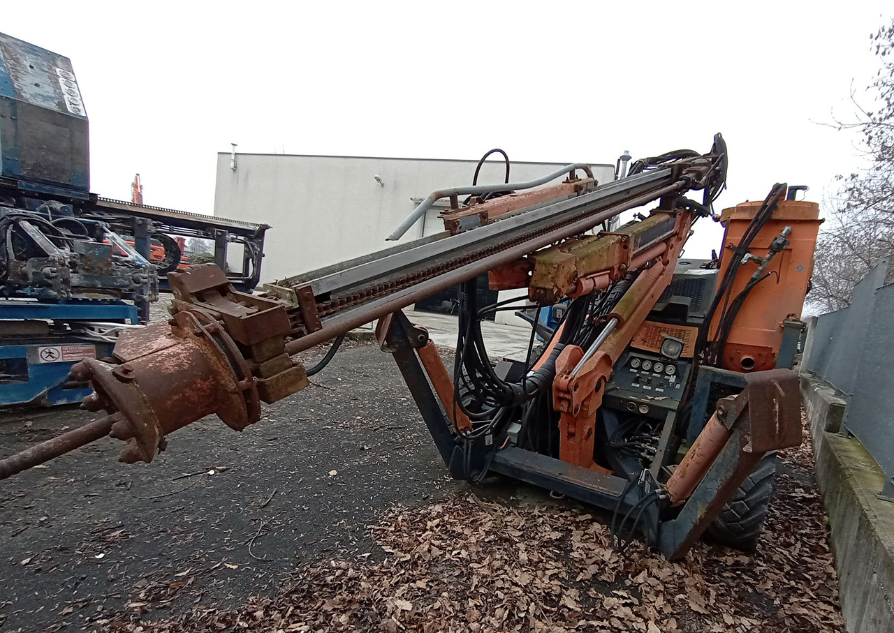 Tamrock Commando 300 - Drilling machine: picture 5 Tamrock Commando 300 - Drilling machine: picture 5