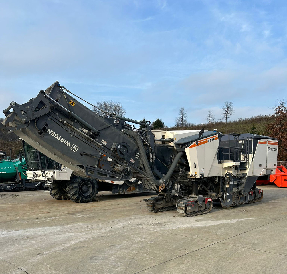 Wirtgen W 210 FI - Asphalt paver: picture 2 Wirtgen W 210 FI - Asphalt paver: picture 2