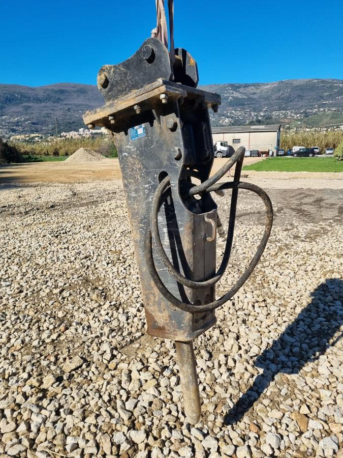 Furukawa F9 pour pelle 8/10T F9 - Hydraulic hammer: picture 1 Furukawa F9 pour pelle 8/10T F9 - Hydraulic hammer: picture 1