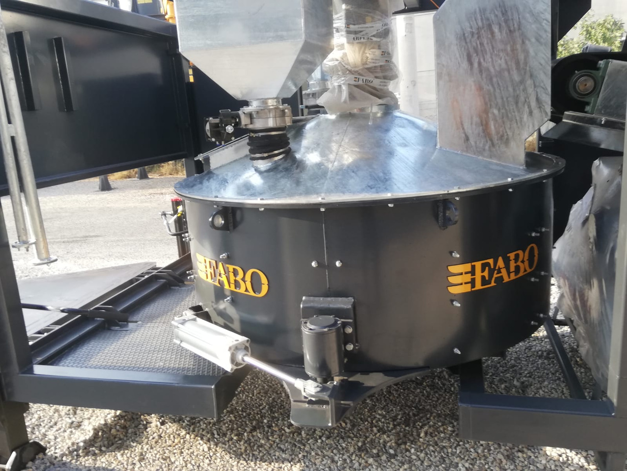 New Concrete plant FABO mobile concrete batching plant: picture 9