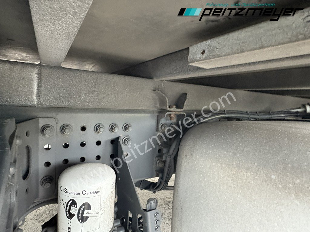 Curtain side truck MERCEDES-BENZ Actros 2545 LL Pritsche, Klima, Standklima, PPC, EU 6 MP 4 - Edscha: picture 37 Curtain side truck MERCEDES-BENZ Actros 2545 LL Pritsche, Klima, Standklima, PPC, EU 6 MP 4 - Edscha: picture 37
