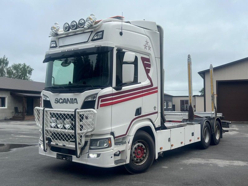 Scania R730 B6X4NB - Logging truck, Crane truck: picture 1 Scania R730 B6X4NB - Logging truck, Crane truck: picture 1