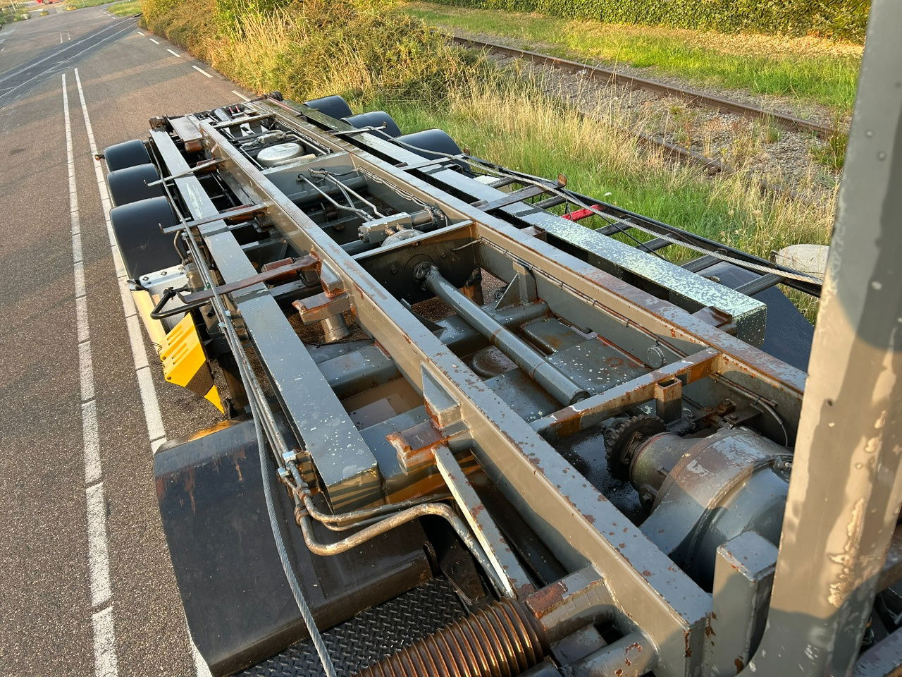 Container transporter/ Swap body semi-trailer Van Hool Cable system 90 tipping / disc brakes bpw / lifting axle / remote control: picture 8