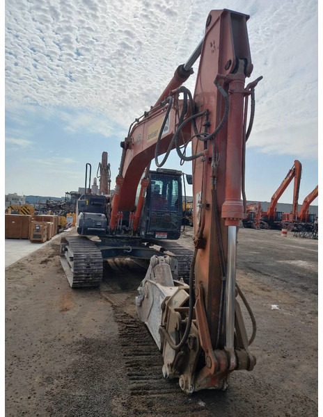 Hitachi ZX220 LC (Abu Dhabi) - Crawler excavator: picture 4 Hitachi ZX220 LC (Abu Dhabi) - Crawler excavator: picture 4