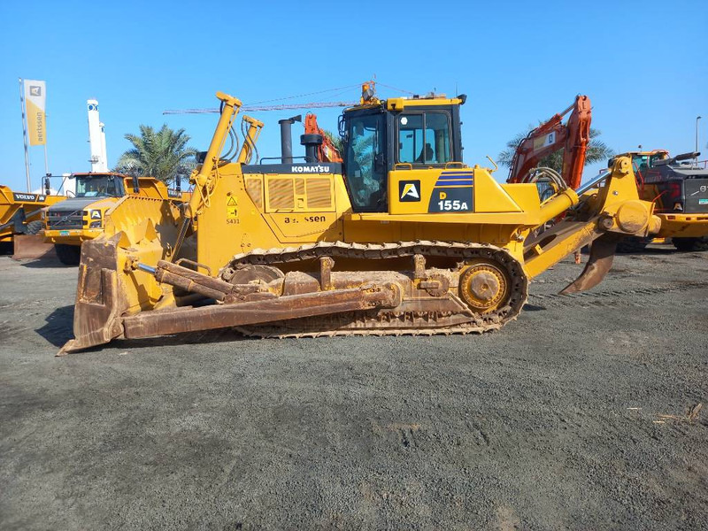 Komatsu D155A (4 pieces available - Abu Dhabi) - Bulldozer: picture 1 Komatsu D155A (4 pieces available - Abu Dhabi) - Bulldozer: picture 1