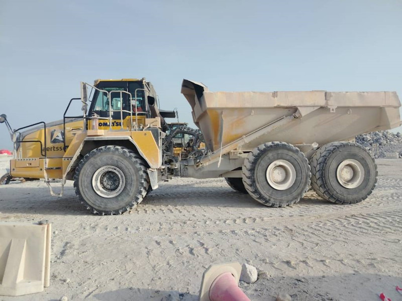 Komatsu HM400-3R (4 pieces available in Abu Dhabi) - Articulated dumper: picture 1 Komatsu HM400-3R (4 pieces available in Abu Dhabi) - Articulated dumper: picture 1