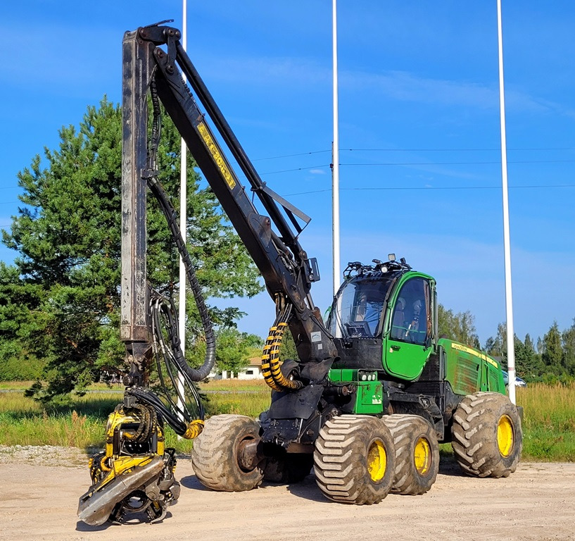 JOHN DEERE 1070 E - Forestry harvester: picture 1 JOHN DEERE 1070 E - Forestry harvester: picture 1