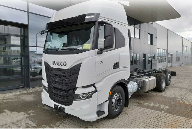 IVECO S-Way AS260S46Y/P-AERO+LIVING&COMFORT PACK... - Cab chassis truck: picture 1 IVECO S-Way AS260S46Y/P-AERO+LIVING&COMFORT PACK... - Cab chassis truck: picture 1