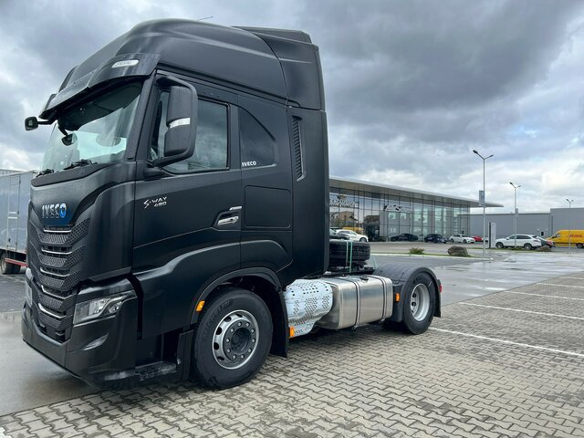 IVECO S-Way AS440S49T/P - AF4T COMFORT+AERO+ LED+NAVI... - Tractor truck: picture 2 IVECO S-Way AS440S49T/P - AF4T COMFORT+AERO+ LED+NAVI... - Tractor truck: picture 2