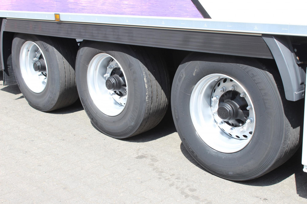 Chereau TK SLXi Spectrum Bi-Multi-Temp. TW FRC 26 - Refrigerator semi-trailer: picture 3 Chereau TK SLXi Spectrum Bi-Multi-Temp. TW FRC 26 - Refrigerator semi-trailer: picture 3