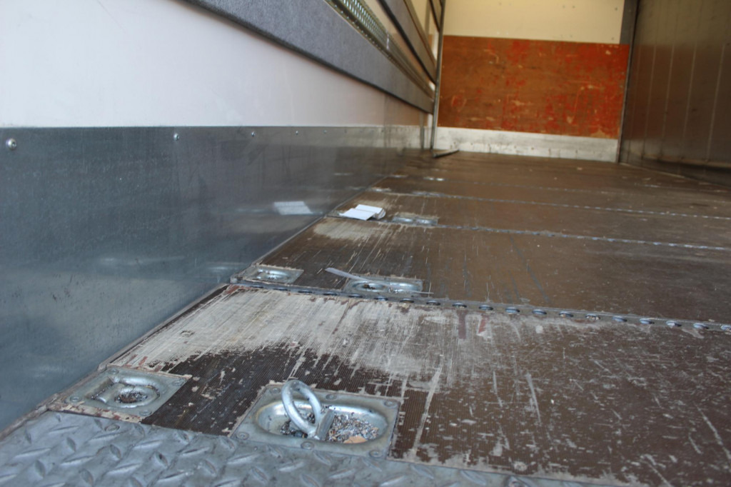 MAN TGM 18.290 Plane-Koffer 7,5 m Klima 499TKm - Box truck: picture 3 MAN TGM 18.290 Plane-Koffer 7,5 m Klima 499TKm - Box truck: picture 3