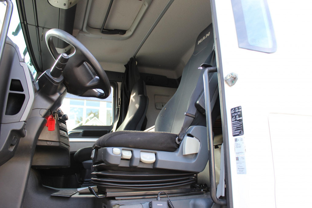 MAN TGX 18.480 E6 Flachdach   2 Tanks   Retarder - Tractor truck: picture 3 MAN TGX 18.480 E6 Flachdach   2 Tanks   Retarder - Tractor truck: picture 3