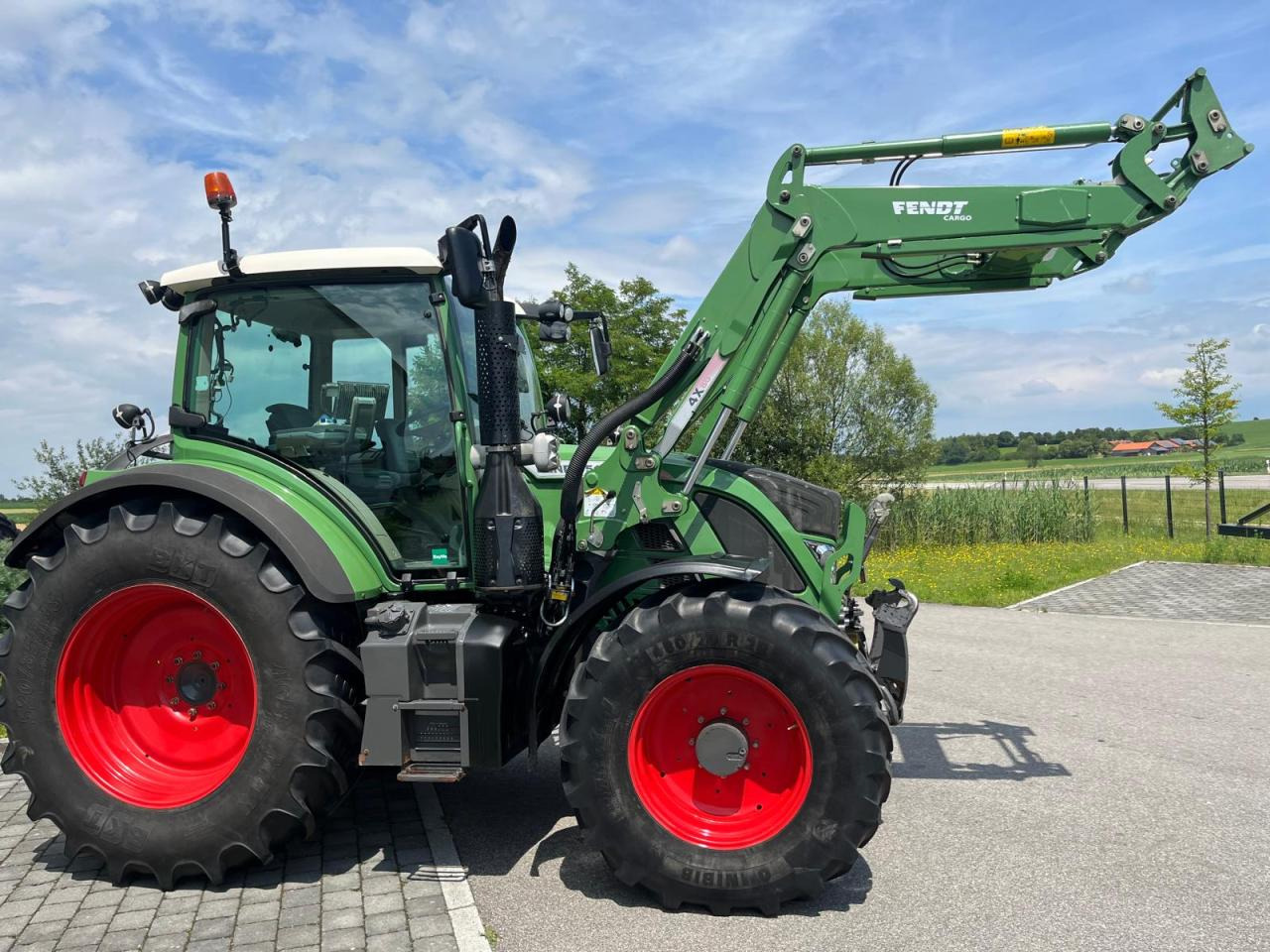 Fendt Frontlader Cargo 4X80 mit Konsole Vario 500 700 - Attachment: picture 1 Fendt Frontlader Cargo 4X80 mit Konsole Vario 500 700 - Attachment: picture 1
