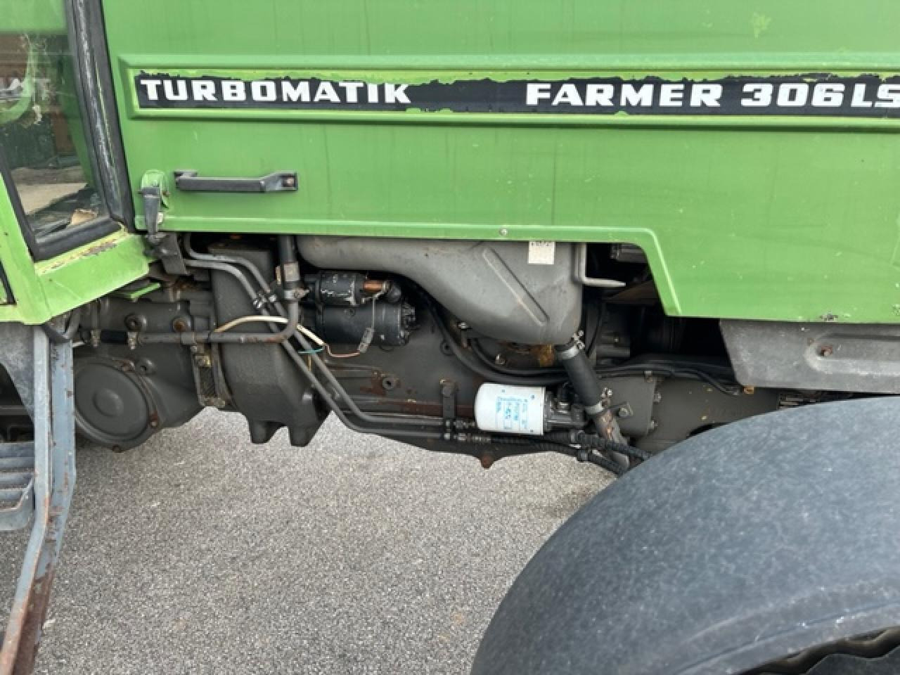 Fendt Farmer 306 LS, ca. 9516 Bh, Baujahr 1982 - Farm tractor: picture 4 Fendt Farmer 306 LS, ca. 9516 Bh, Baujahr 1982 - Farm tractor: picture 4