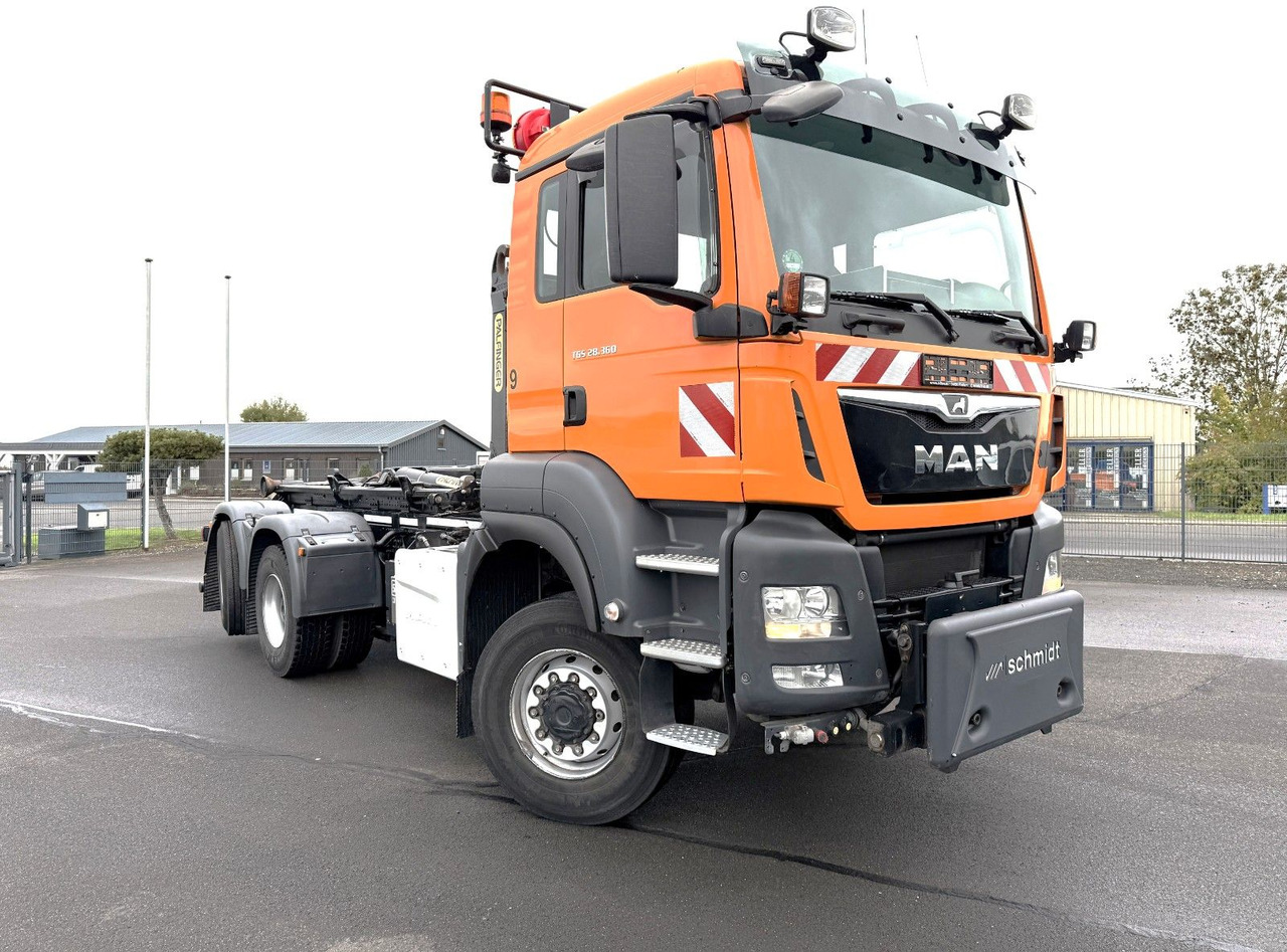 MAN TGS 28.360 6x4-4 Winterdienst Euro 6 Liftachse - Hook lift truck: picture 3 MAN TGS 28.360 6x4-4 Winterdienst Euro 6 Liftachse - Hook lift truck: picture 3