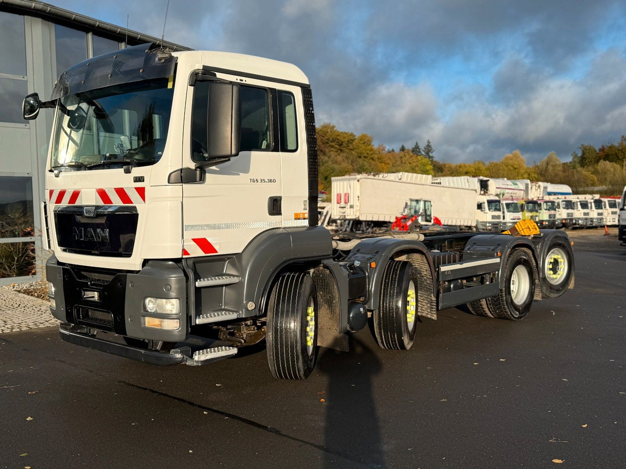 MAN TGS 35.360 8x2 Fahrgestell - Cab chassis truck: picture 1 MAN TGS 35.360 8x2 Fahrgestell - Cab chassis truck: picture 1