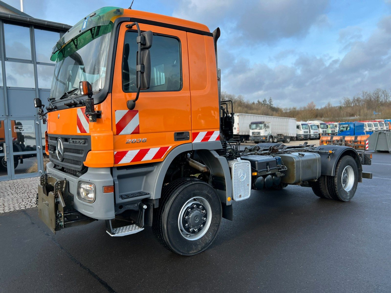 Mercedes-Benz Actros 2036 4x4 DautelWechselsystem Winterdienst Mercedes-Benz Actros 2036 4x4 DautelWechselsystem Winterdienst - Cab chassis truck: picture 1 Mercedes-Benz Actros 2036 4x4 DautelWechselsystem Winterdienst Mercedes-Benz Actros 2036 4x4 DautelWechselsystem Winterdienst - Cab chassis truck: picture 1