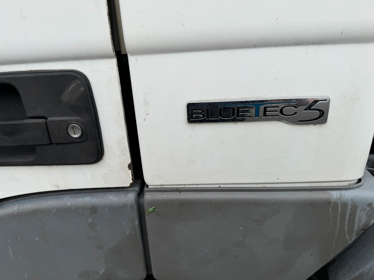 Mercedes-Benz Actros 2532 MP3 6x2 Fahrgestell Mercedes-Benz Actros 2532 MP3 6x2 Fahrgestell - Cab chassis truck: picture 2 Mercedes-Benz Actros 2532 MP3 6x2 Fahrgestell Mercedes-Benz Actros 2532 MP3 6x2 Fahrgestell - Cab chassis truck: picture 2