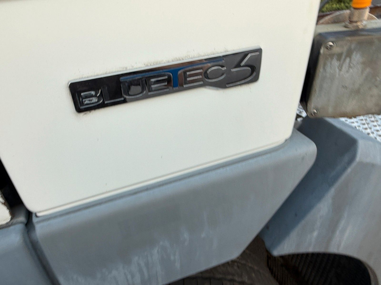 Cab chassis truck Mercedes-Benz Actros MP 2 2532 6x2: picture 13 Cab chassis truck Mercedes-Benz Actros MP 2 2532 6x2: picture 13