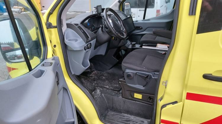 FORD TRANSIT 2,0TDI AMBULANCE KLIMA 12.2018 EURO 6, 3 UNITS - Ambulance: picture 5 FORD TRANSIT 2,0TDI AMBULANCE KLIMA 12.2018 EURO 6, 3 UNITS - Ambulance: picture 5
