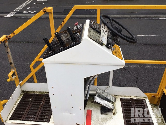 FMC loader Commander 15 Universal - Aircraft cargo loader: picture 5 FMC loader Commander 15 Universal - Aircraft cargo loader: picture 5