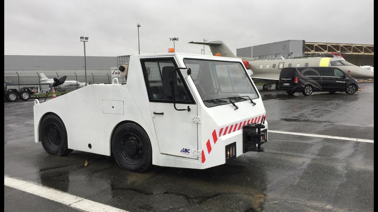 SOVAM K100 - Pushback tractor: picture 2 SOVAM K100 - Pushback tractor: picture 2