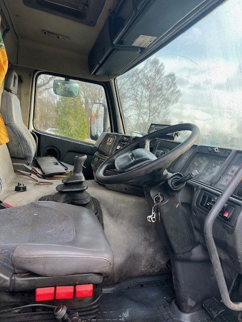 Volvo FM 12 FM12 8x4 Right Hand Drive - Tipper: picture 5 Volvo FM 12 FM12 8x4 Right Hand Drive - Tipper: picture 5