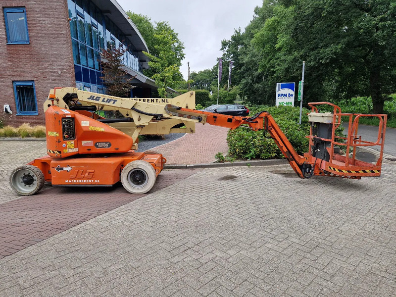 JLG E400AJPN - Articulated boom: picture 2 JLG E400AJPN - Articulated boom: picture 2