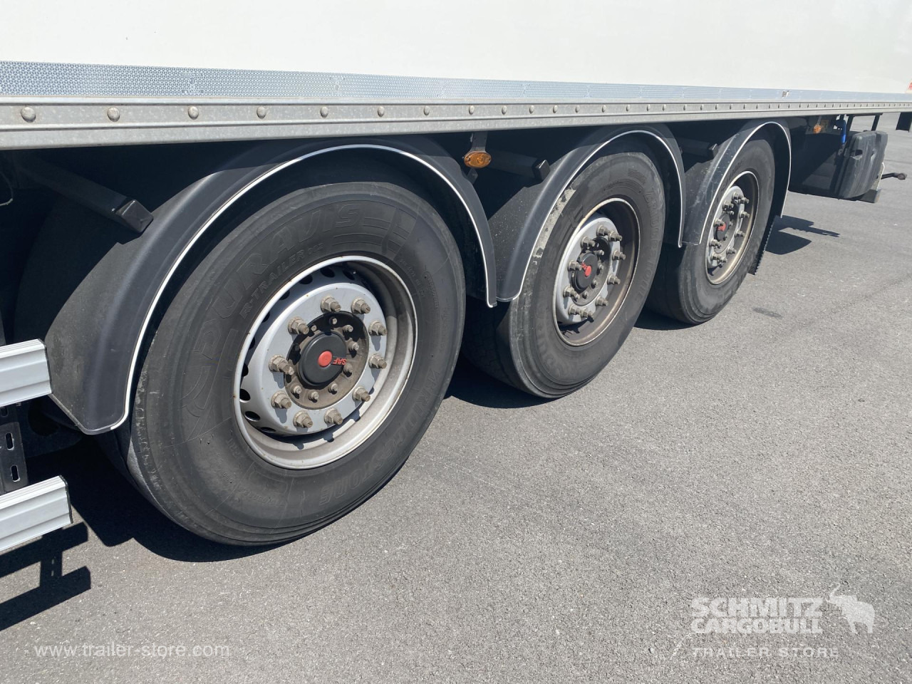 FRUEHAUF Dryfreight Standard Roller shutter door - Closed box semi-trailer: picture 4 FRUEHAUF Dryfreight Standard Roller shutter door - Closed box semi-trailer: picture 4