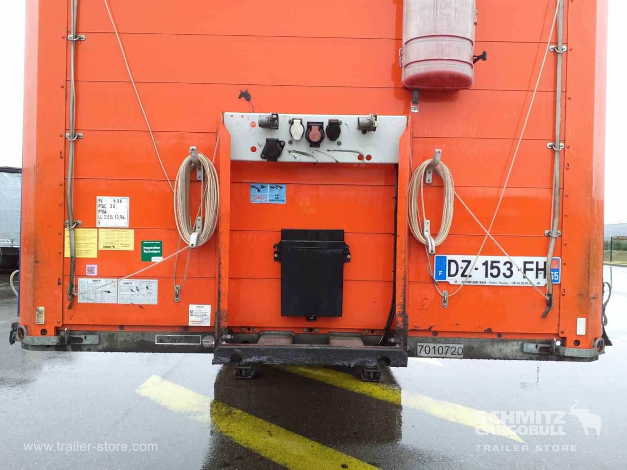 SCHMITZ Curtainsider Standard - Curtainsider semi-trailer: picture 4 SCHMITZ Curtainsider Standard - Curtainsider semi-trailer: picture 4