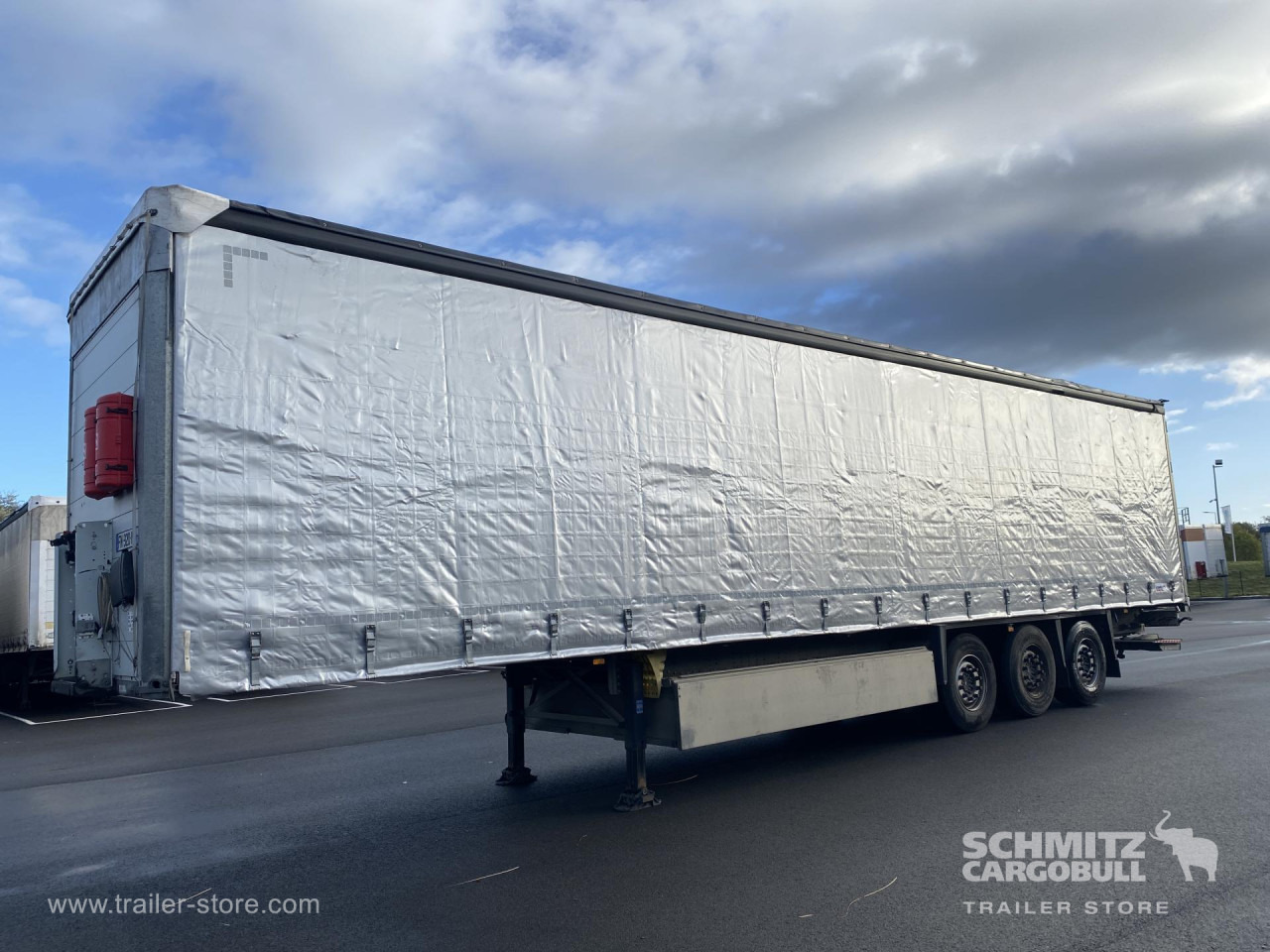 SCHMITZ Curtainsider Standard Taillift - Curtainsider semi-trailer: picture 1 SCHMITZ Curtainsider Standard Taillift - Curtainsider semi-trailer: picture 1