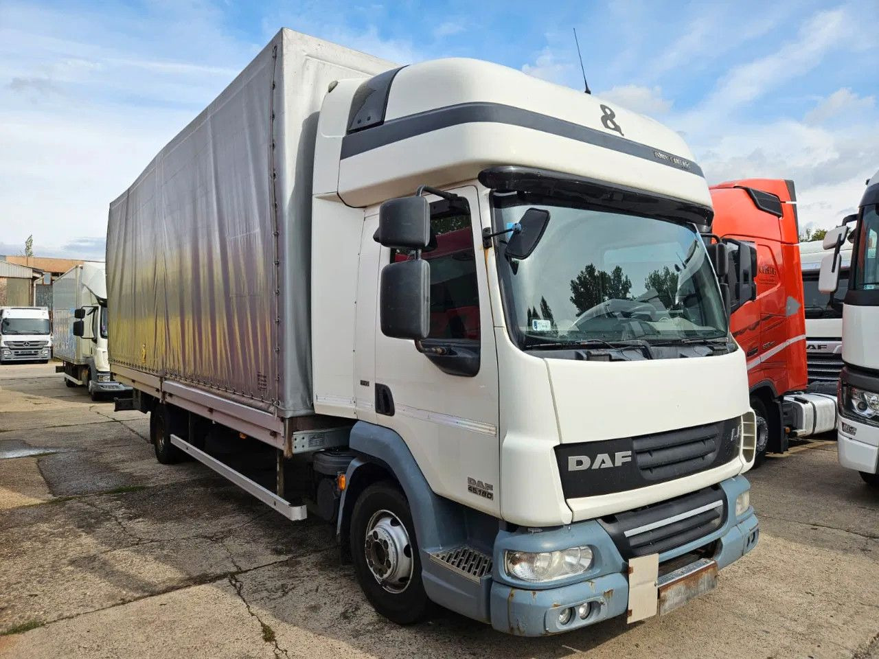 DAF LF 45.180 EEV - More units in stock! - Curtain side van: picture 3 DAF LF 45.180 EEV - More units in stock! - Curtain side van: picture 3
