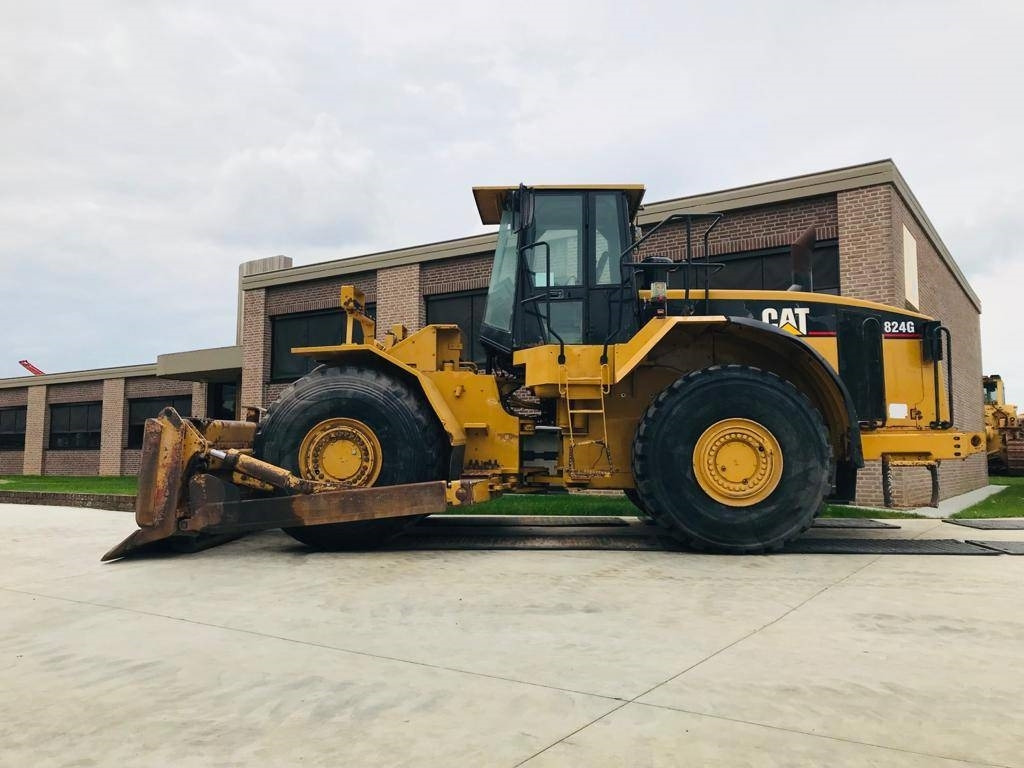 CAT 824 G - Bulldozer: picture 1 CAT 824 G - Bulldozer: picture 1