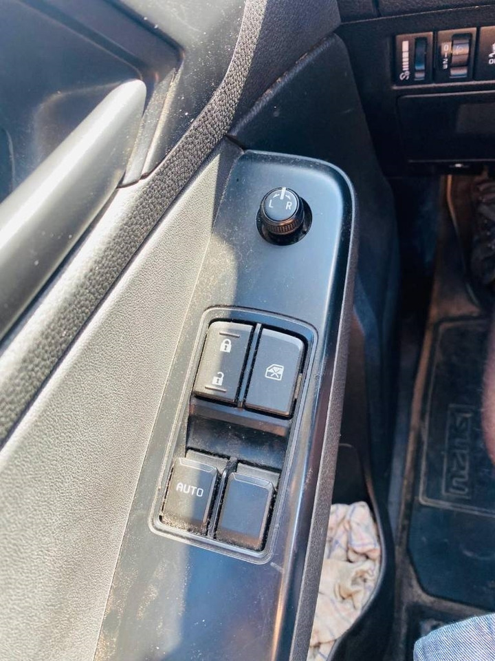 Car Isuzu D-Max Socage: picture 11 Car Isuzu D-Max Socage: picture 11