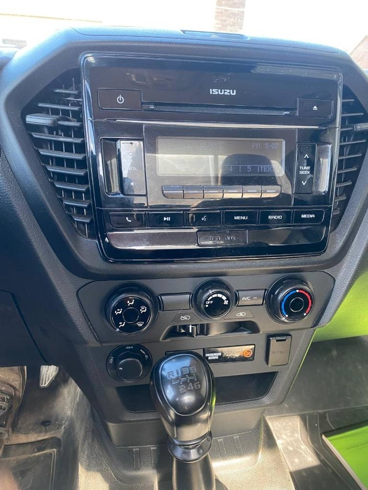 Car Isuzu D-Max Socage: picture 10 Car Isuzu D-Max Socage: picture 10