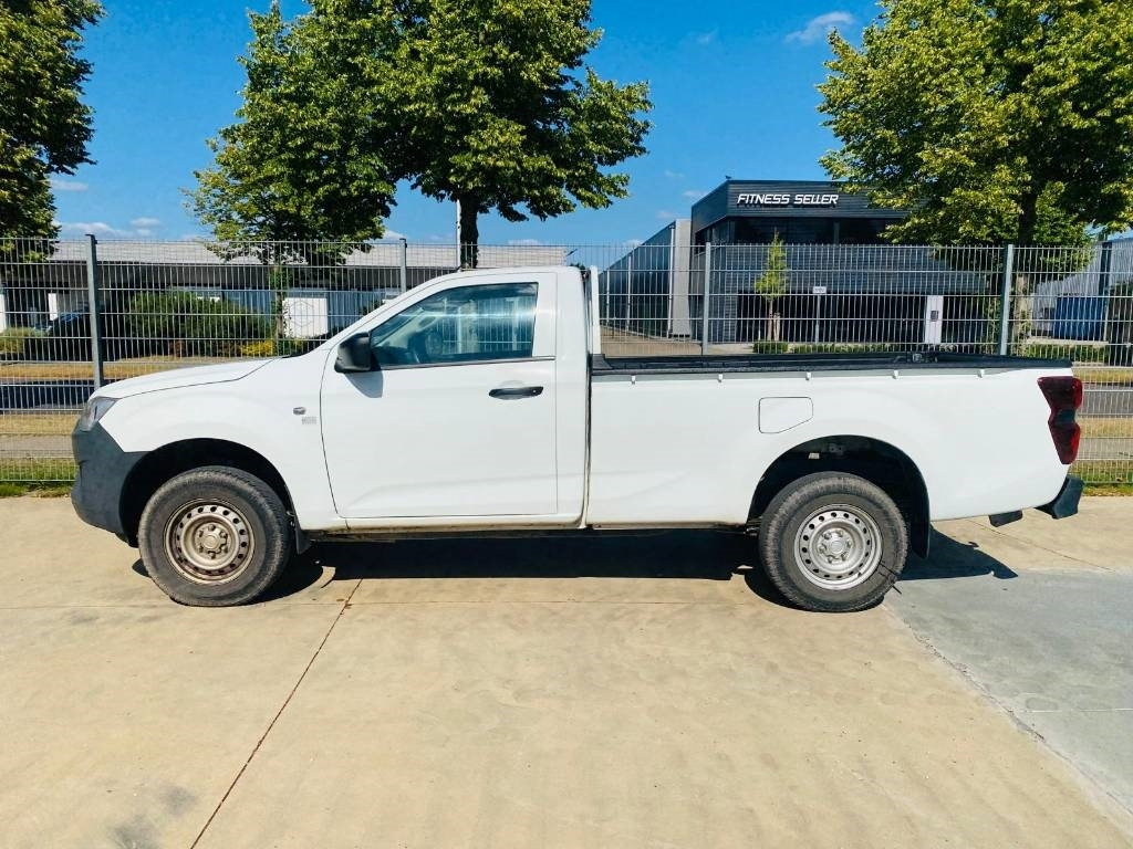 Car Isuzu D-Max Socage: picture 6 Car Isuzu D-Max Socage: picture 6