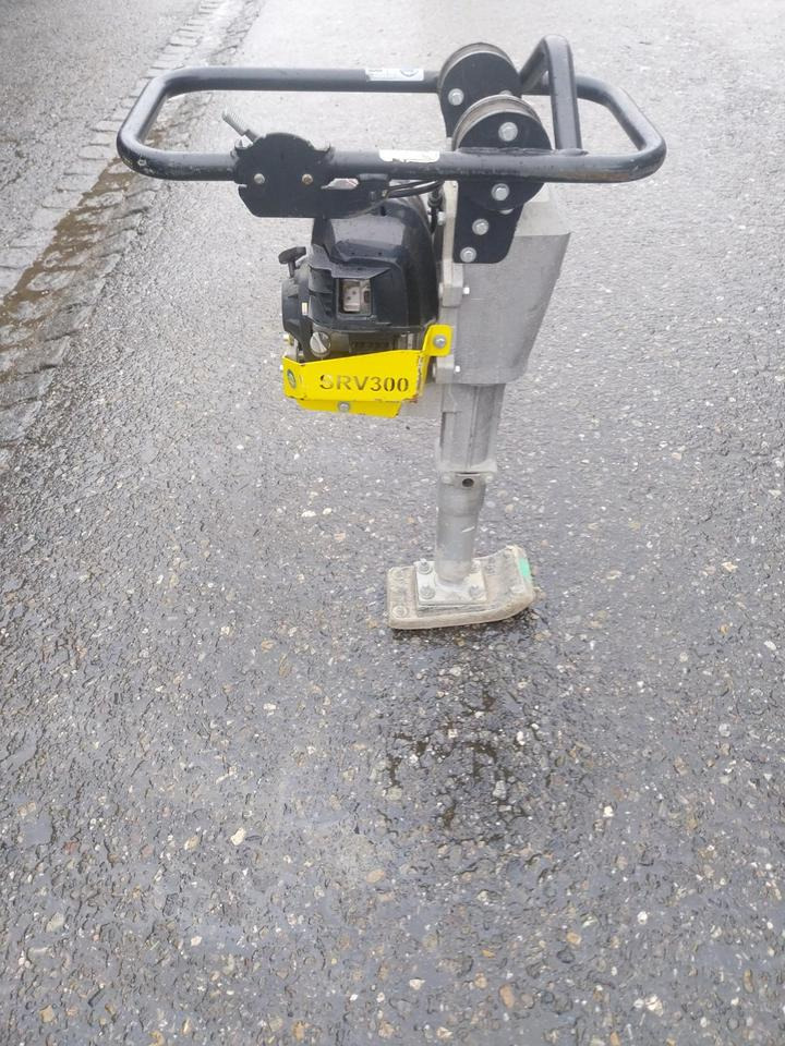 Weber SRV 300 II Stampfer Frosch Verdichter Rüttelplatte - Rammer: picture 4 Weber SRV 300 II Stampfer Frosch Verdichter Rüttelplatte - Rammer: picture 4