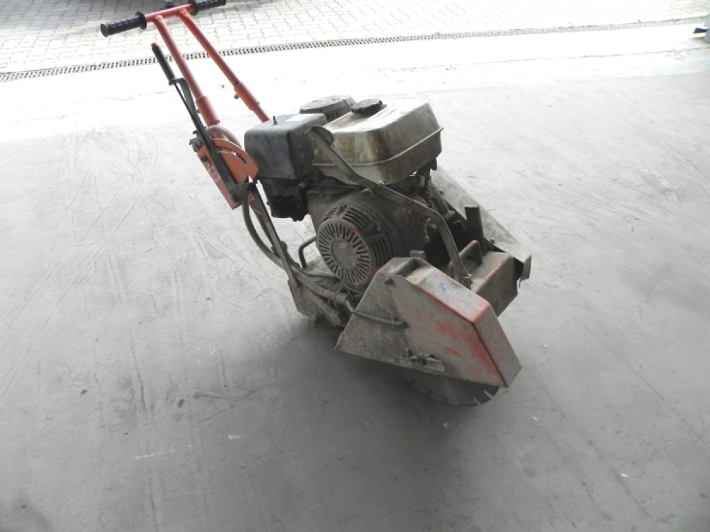 SAINT GOBAIN Norton Clipper C 85 Kleinteile - Construction machinery: picture 4 SAINT GOBAIN Norton Clipper C 85 Kleinteile - Construction machinery: picture 4