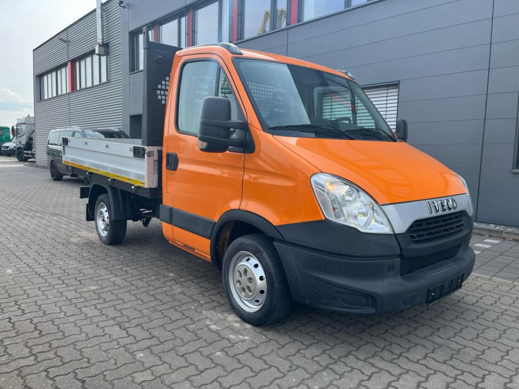 IVECO(I) Daily 29L13 Pritsche - Open body delivery van: picture 2 IVECO(I) Daily 29L13 Pritsche - Open body delivery van: picture 2