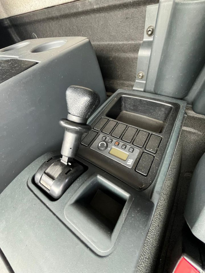 Box truck MAN TG-L 12.220 4x2 BL Standardkoffer LBW LBW 1.5 to: picture 6 Box truck MAN TG-L 12.220 4x2 BL Standardkoffer LBW LBW 1.5 to: picture 6