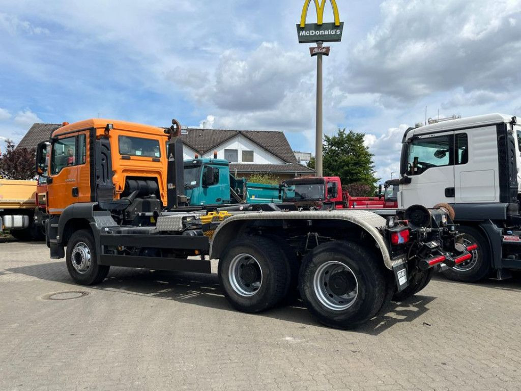 MAN TG-S 26.460 6x4 BB Abrollkipper kurzer Radstand - Hook lift truck: picture 3 MAN TG-S 26.460 6x4 BB Abrollkipper kurzer Radstand - Hook lift truck: picture 3
