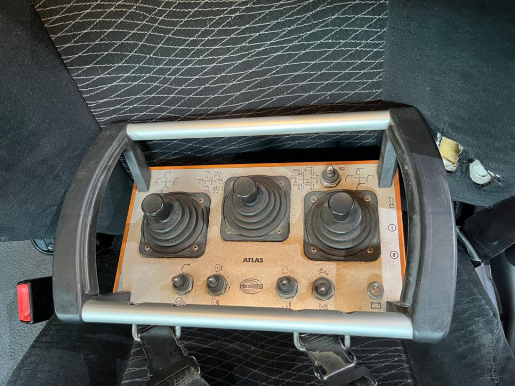 MERCEDES-BENZ Antos 2543 L 6x2 Abrollkipper mit Kran Funk+Greiferst. - Hook lift truck, Crane truck: picture 3 MERCEDES-BENZ Antos 2543 L 6x2 Abrollkipper mit Kran Funk+Greiferst. - Hook lift truck, Crane truck: picture 3