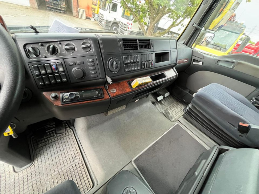 MAN TG-A 41.660 8x4 4 BBS SZM Schwerlast 250 to WSK - Tractor truck: picture 2 MAN TG-A 41.660 8x4 4 BBS SZM Schwerlast 250 to WSK - Tractor truck: picture 2